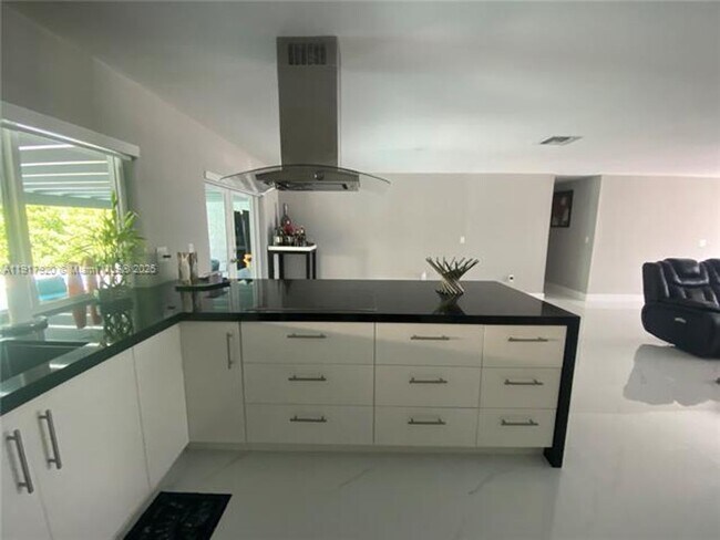 Building Photo - 7010 SW 144th Pl