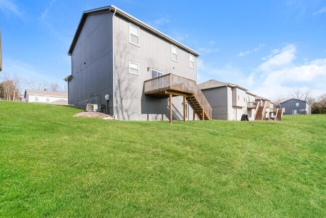Building Photo - Fantastic 4bd/2.5ba home! Coming soon!