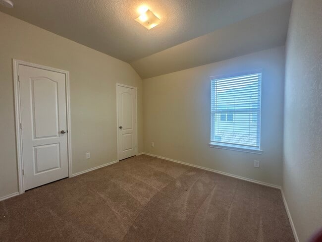 Building Photo - 3419 Golden Amber Ct