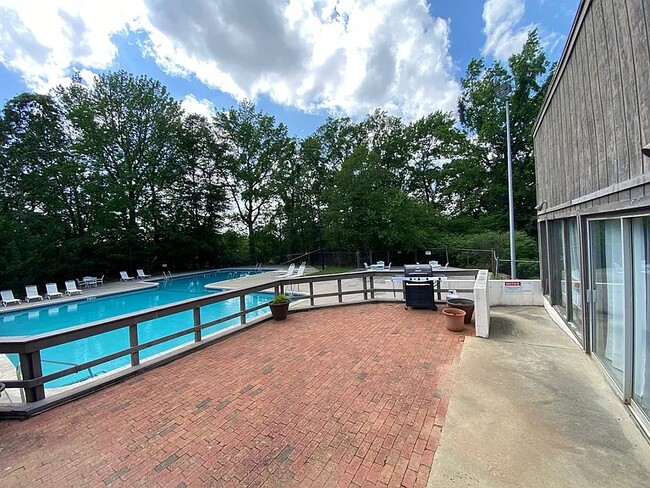 Primary Photo - 128 Inglewood Way