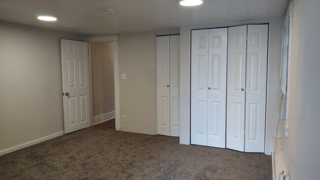 Building Photo - 521 T St