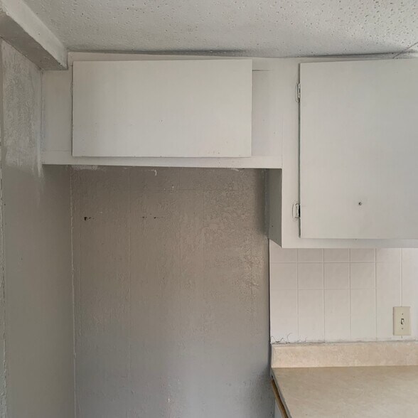 Building Photo - 418 Elm St