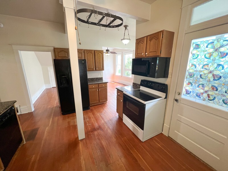 Building Photo - 133 M St