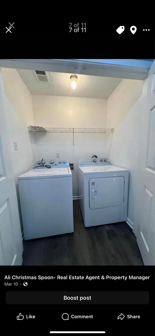 Building Photo - 90 Harmony Dr W