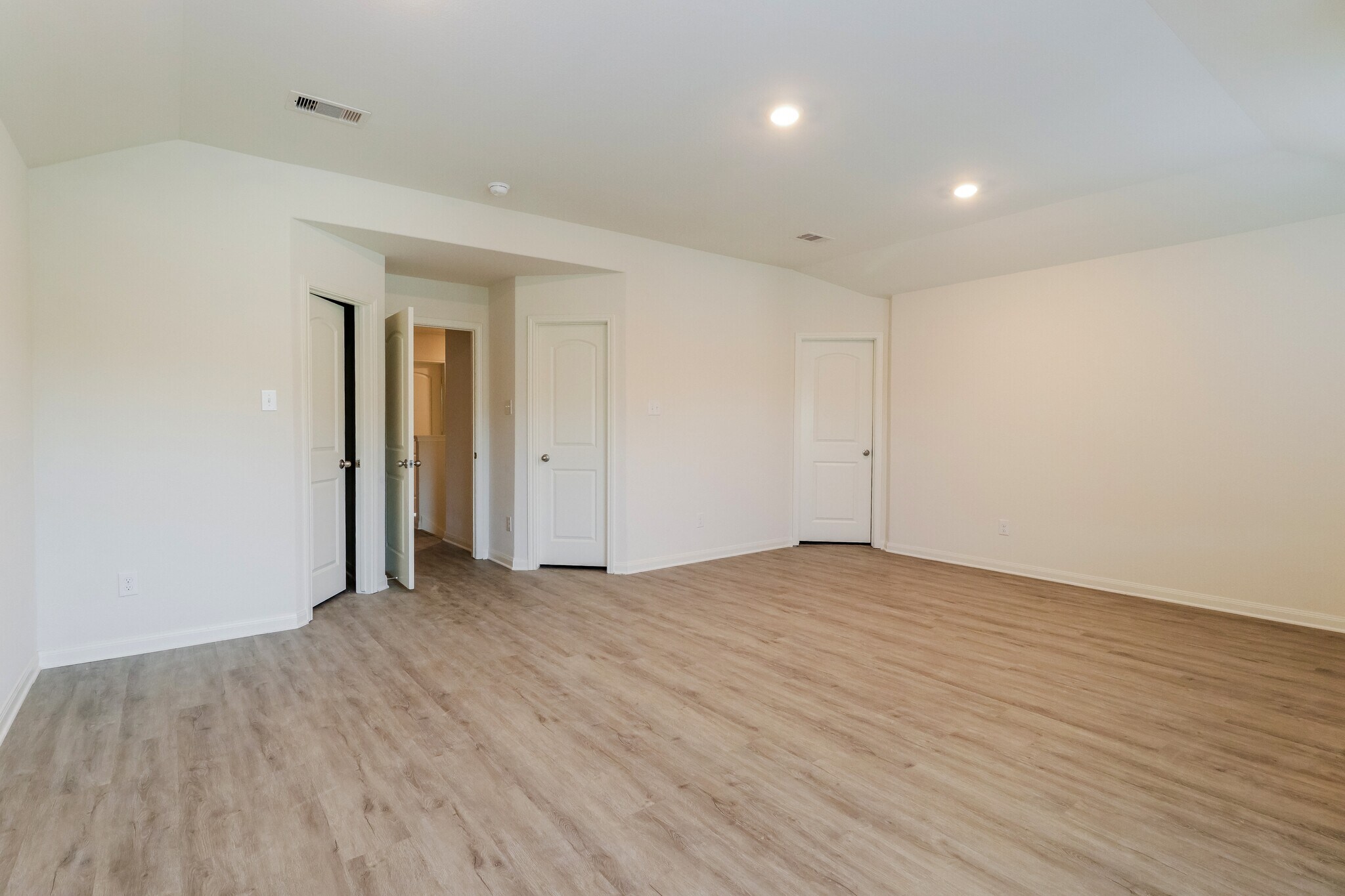 Building Photo - 23135 Shakespeare Dr