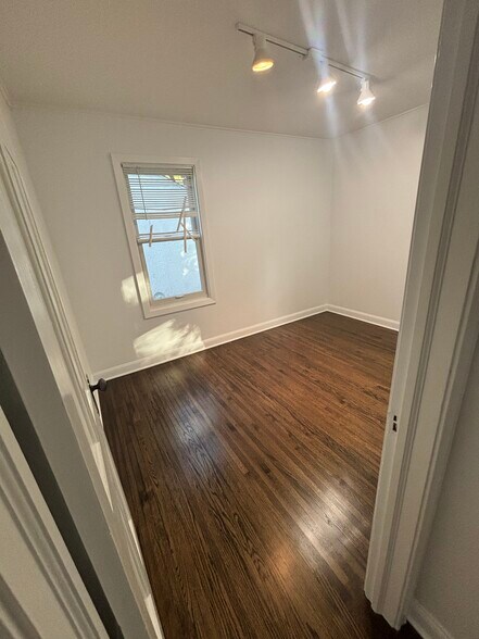 Building Photo - 2813 Pennsylvania Ave S