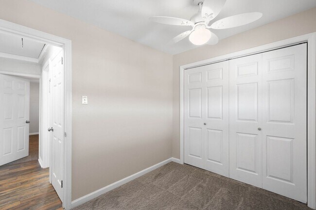 Building Photo - Beautiful 2 bedroom home in Port Vue available August 15!