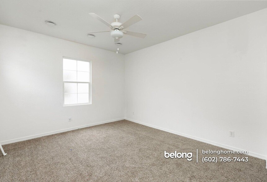 Building Photo - 221 E Balsam Dr