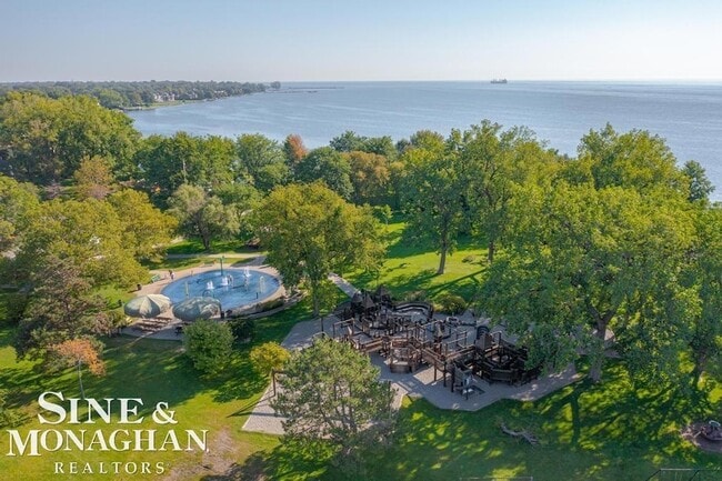 Building Photo - 744 Trombley Rd