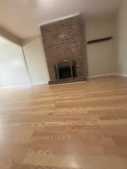 Building Photo - 560 Grimes Pl