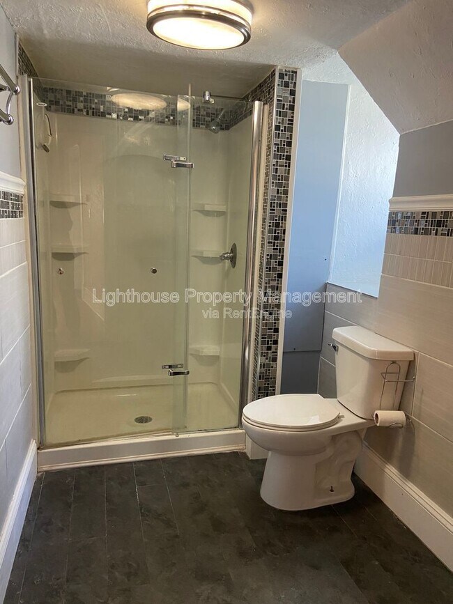 Building Photo - 223 E North St