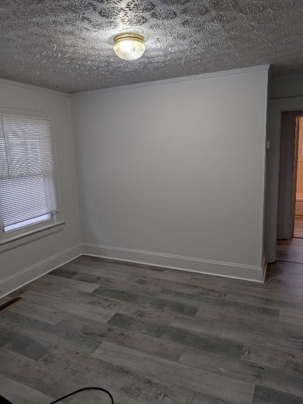 Building Photo - 1310 W Virginia Ave