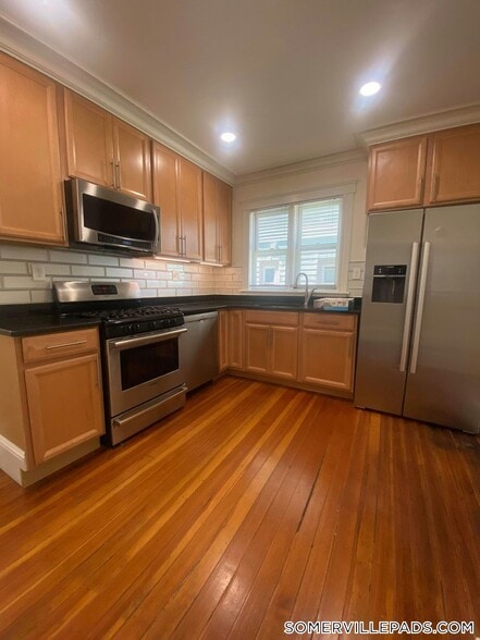 Building Photo - 65 Conwell Ave