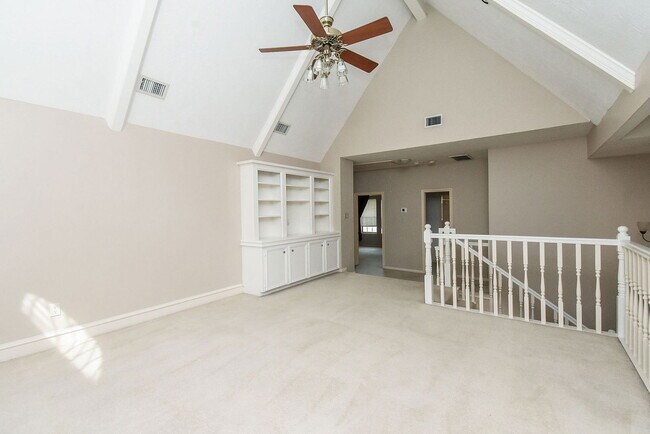 Building Photo - 127 Rush Haven Dr