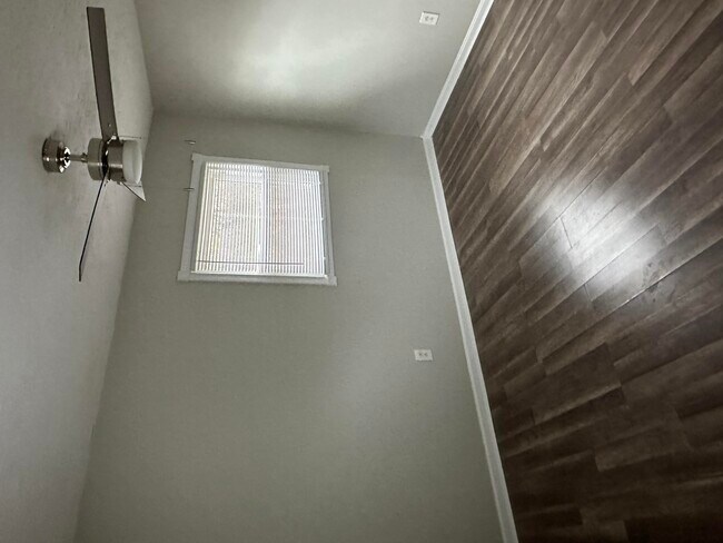 Building Photo - 126 Allnutt Dr