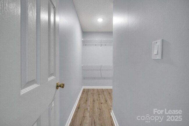 Building Photo - 8041 Christmas Ct