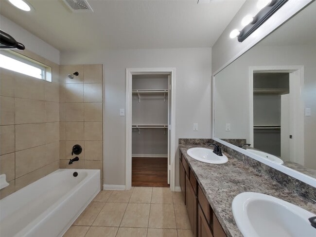 Building Photo - 12030 Green Bluff Ct