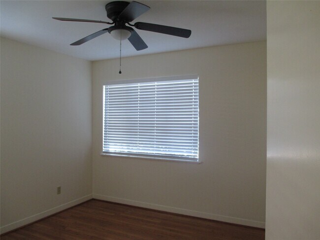 Building Photo - 3607 Murworth Dr