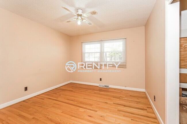 Building Photo - 260 Stewart Rd SE