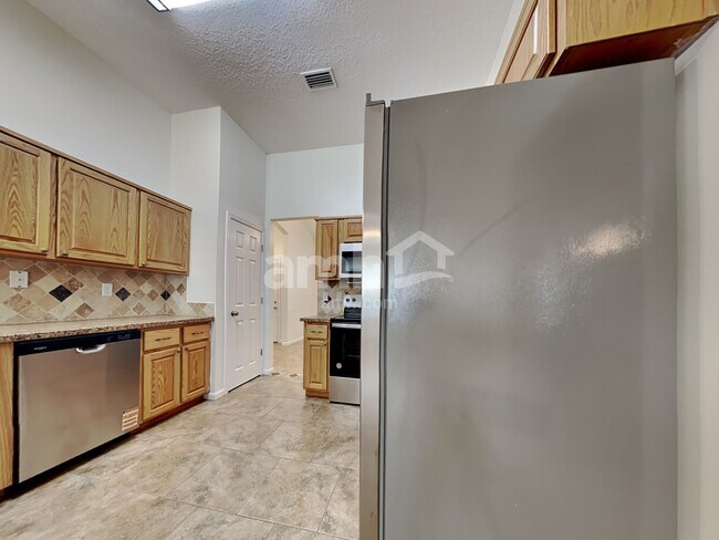 Building Photo - 3365 Shelley Dr