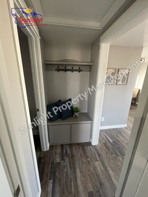 Building Photo - "Charming 1-Bedroom Retreat in Laurel - Cozy 576 Sq Ft Home!"