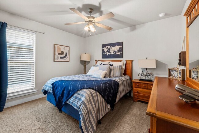 Building Photo - Fully Furnished