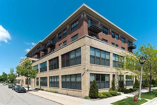 Building Photo - 1924 N Hubbard St