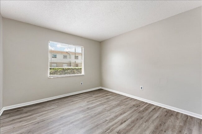 Building Photo - 7210 N Manhattan Ave