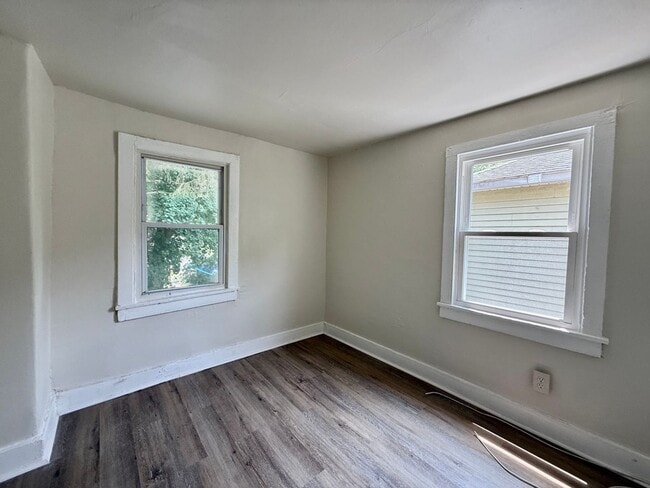 Building Photo - Updated 2 Bedroom Home FOR RENT in Bridget...
