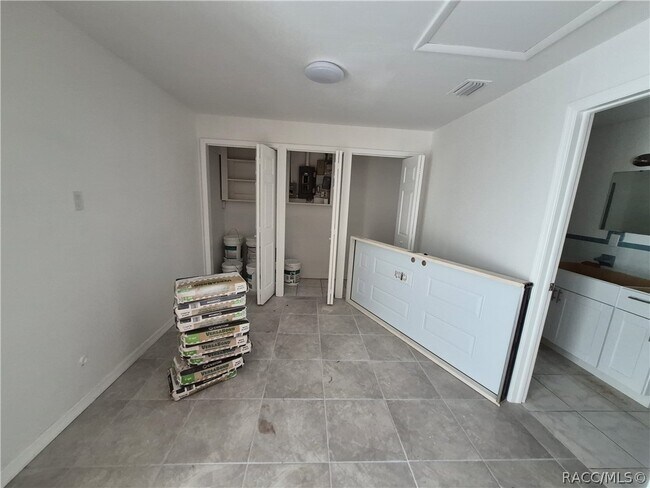 Building Photo - 41 S Lincoln Ave