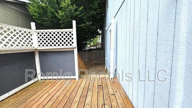 Building Photo - 6709 NE 55th St