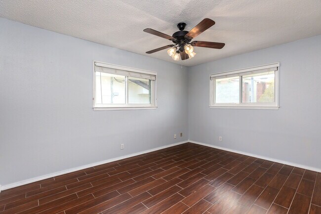 Building Photo - 10615 Lands Run St