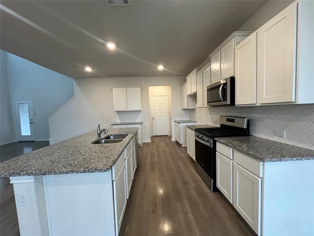 Building Photo - 1601 Princeton Dr