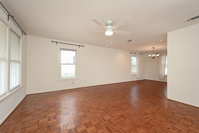 Building Photo - 2110 Westover Rd