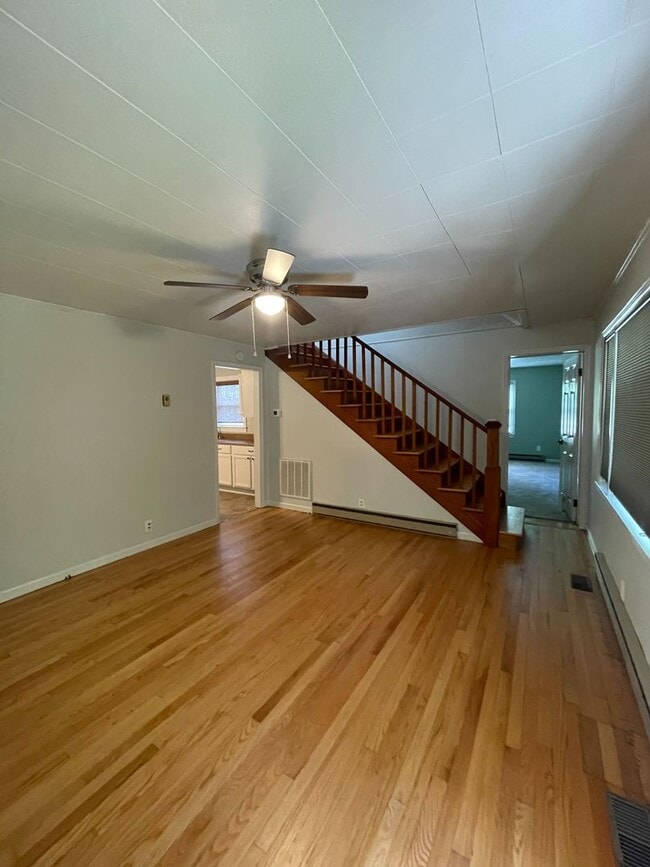 Building Photo - Quaint Country Cottage On Large Lot Near Downtown Blacksburg