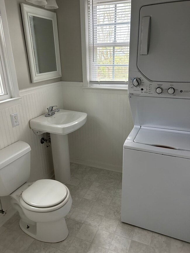 Building Photo - 3 Bedroom/ 2 Bath Home In High Point- Move In Special $500.00 off the 1st month with a 13 month l...