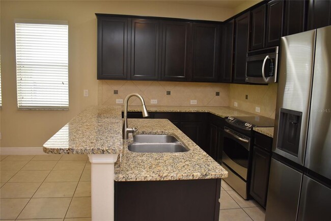 Building Photo - 5060 Creekside Park Ave
