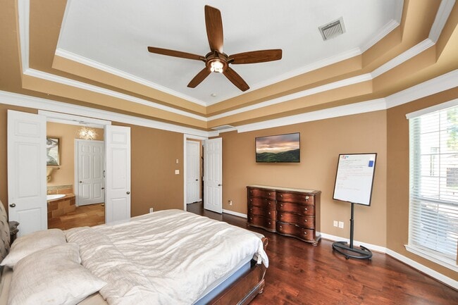 Building Photo - 17314 Pinecreek Hollow Ln