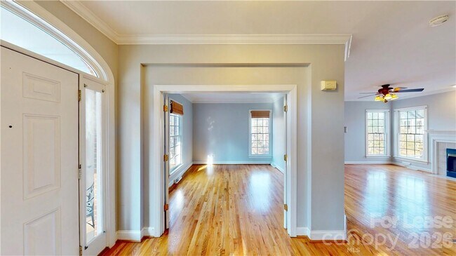 Building Photo - 7819 Red Oaks Trail