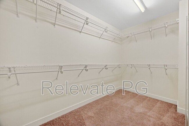 Building Photo - 10405 Flat Branch Dr