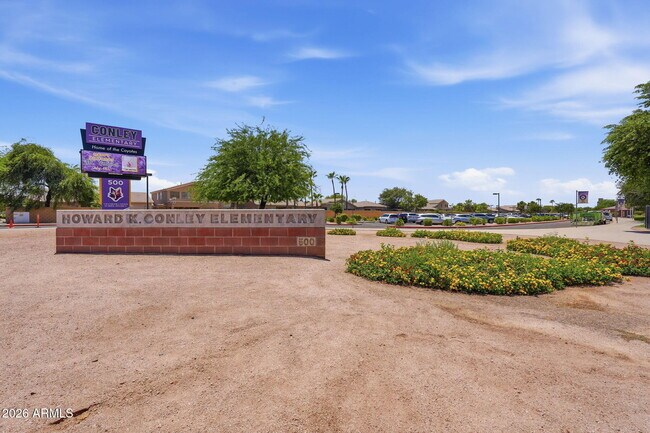 Building Photo - 457 S Meadows Dr