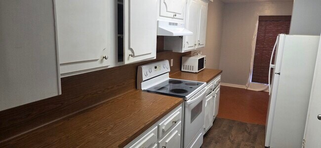 Building Photo - 5217 Arboles Dr