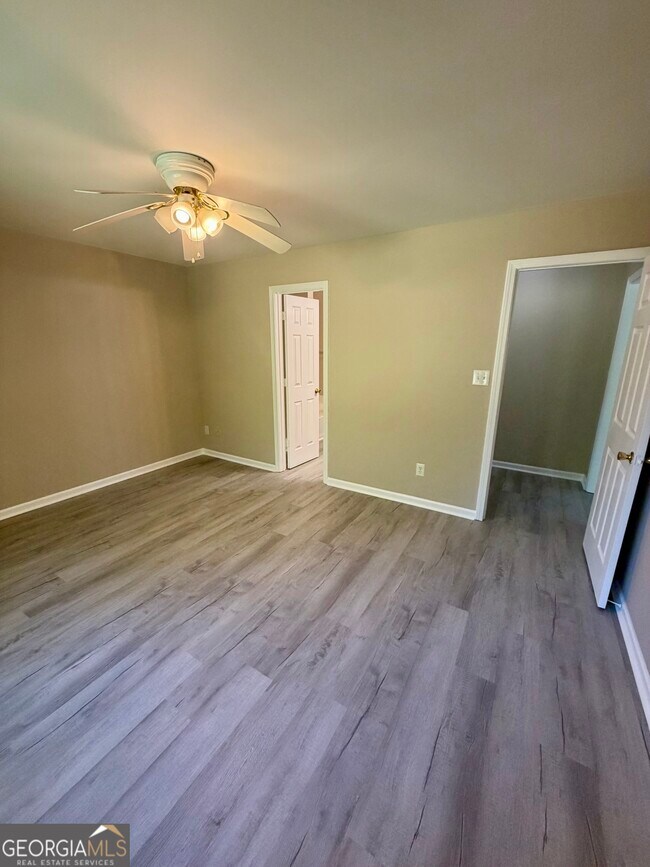 Building Photo - 110 Alice Dr