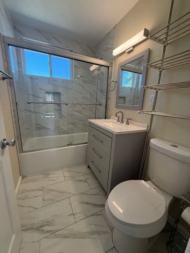 Building Photo - Charming Home In Central Fairfield