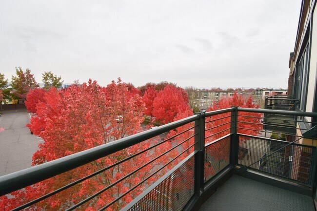 Building Photo - 1425 NE 61st Ave