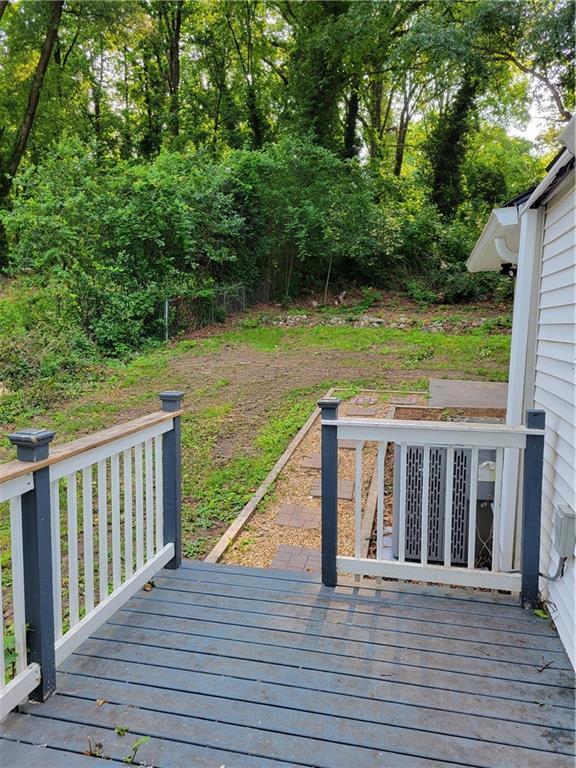 Building Photo - 3044 Sylvan Rd
