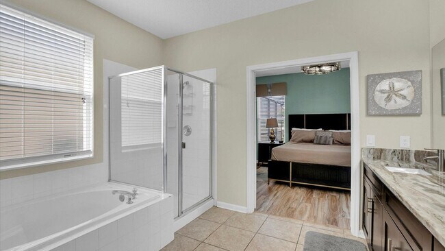 Building Photo - 8176 Fan Palm Way