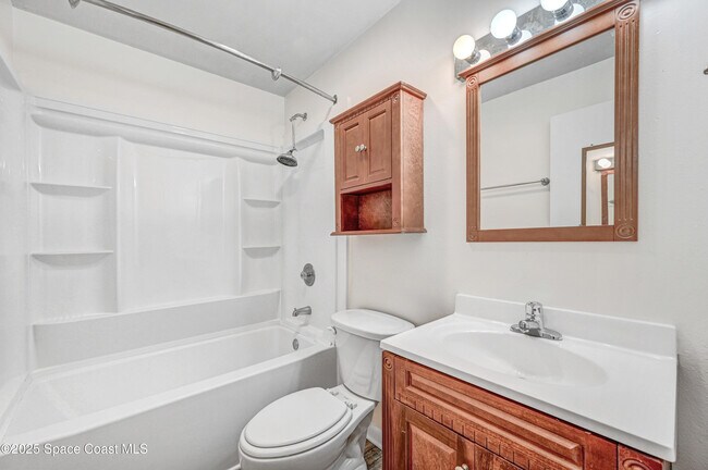 Building Photo - 1515 Huntington Ln