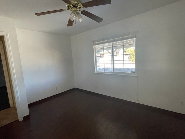 Building Photo - Apple Valley- 3 Bedrooms, 2 Bathrooms, Sol...