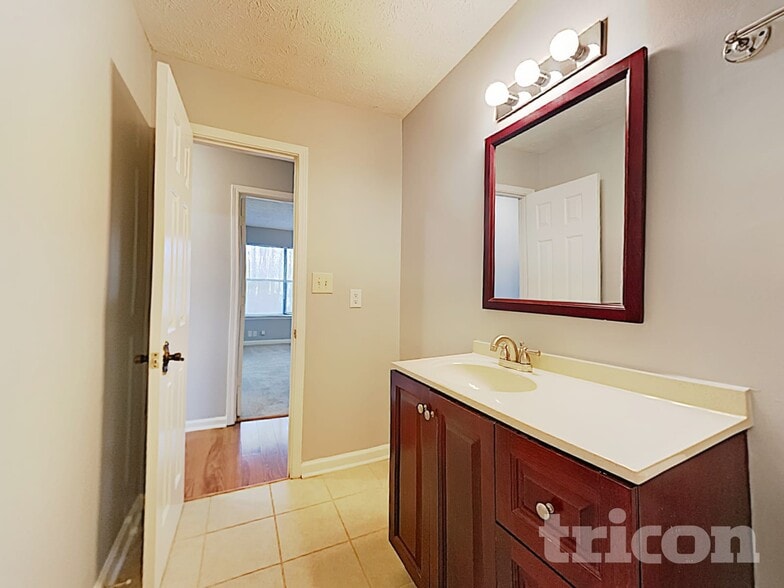 Building Photo - 5712 Albans Way